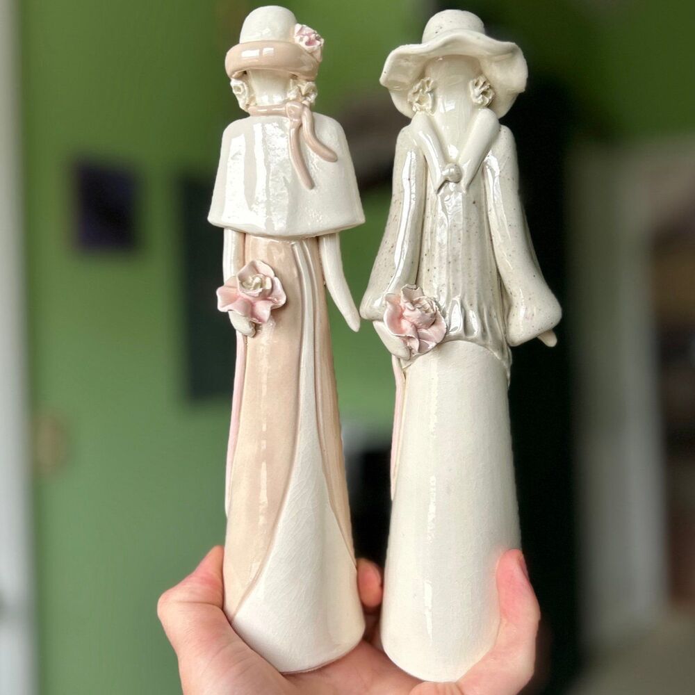 VTG Dainty Cottagecore Faceless Women Holding Flowers Porcelain Figurine Set